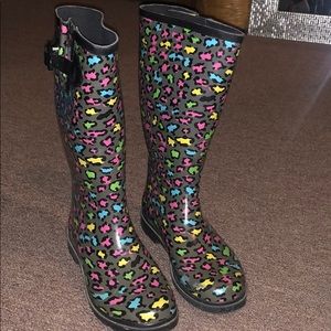 Multi colored leopard printed rain boots